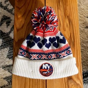 Islanders female hat! Perfect for the holiday season